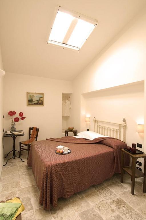Hotel Palazzo D'Erchia Конверсано Экстерьер фото
