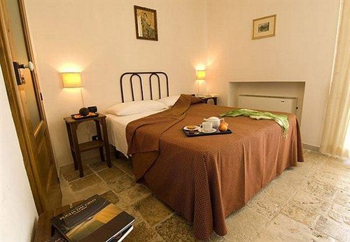 Hotel Palazzo D'Erchia Конверсано Экстерьер фото